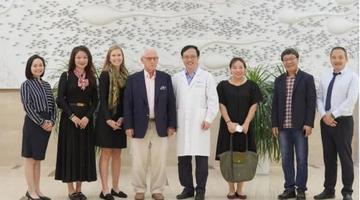 美国聚焦超声基金会主席Dr. Kassell一行参观海扶医院